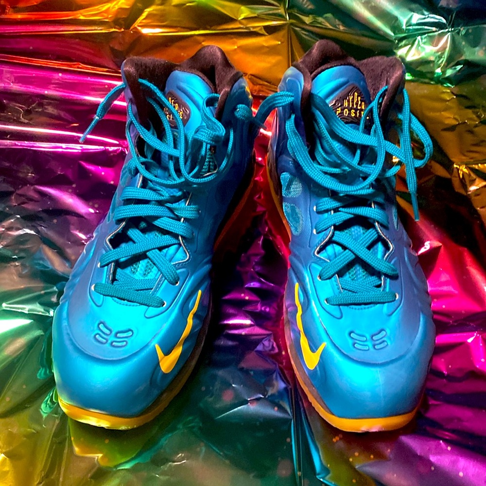 Nike Max Air Hyperposite metallic teal snd yellow men’s size 8